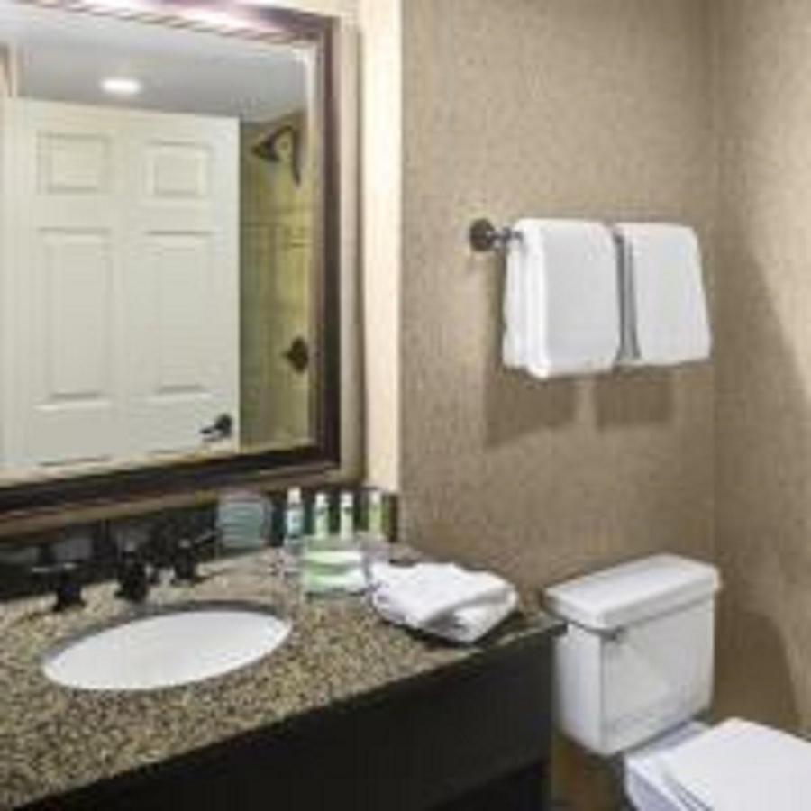 Express & Buckhead By Ihg Hotel 3*